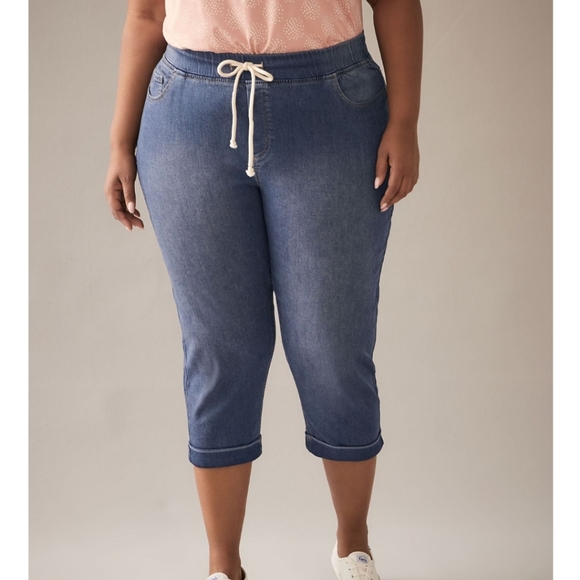 Denim Jogger Capri - Picture 3 of 10